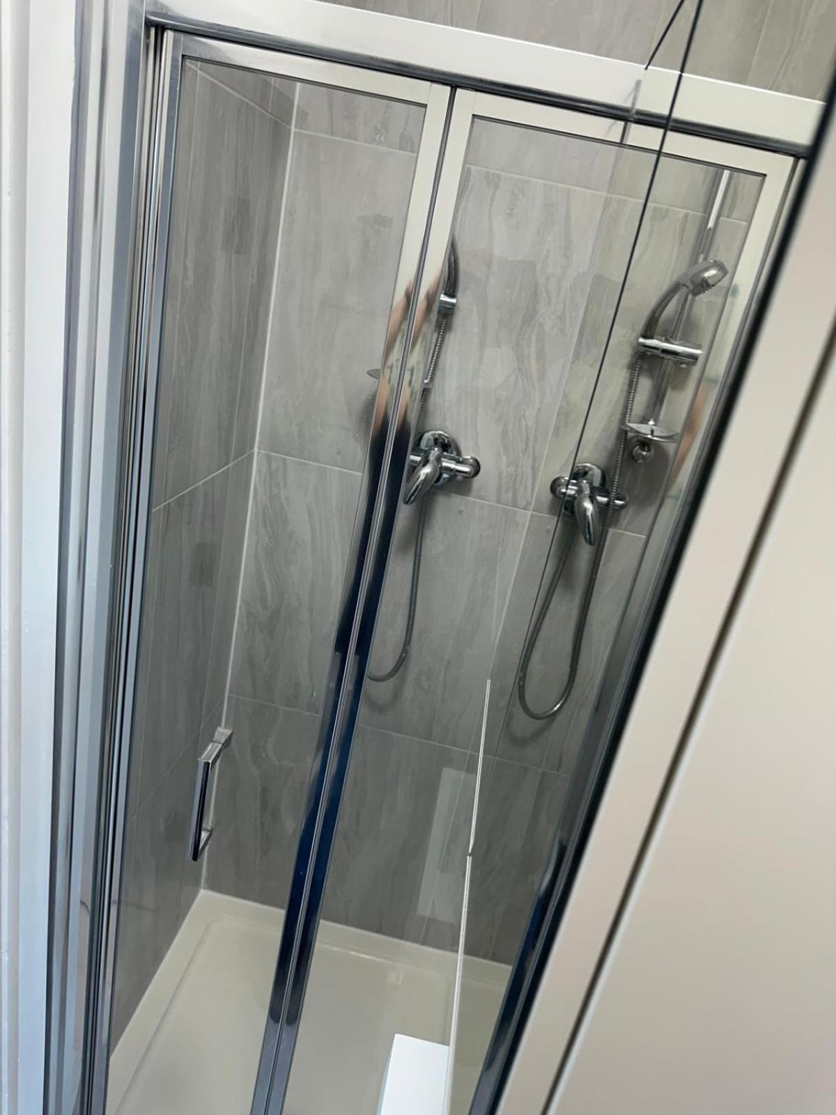 Compact And Bright Flat West 3a Apartment London