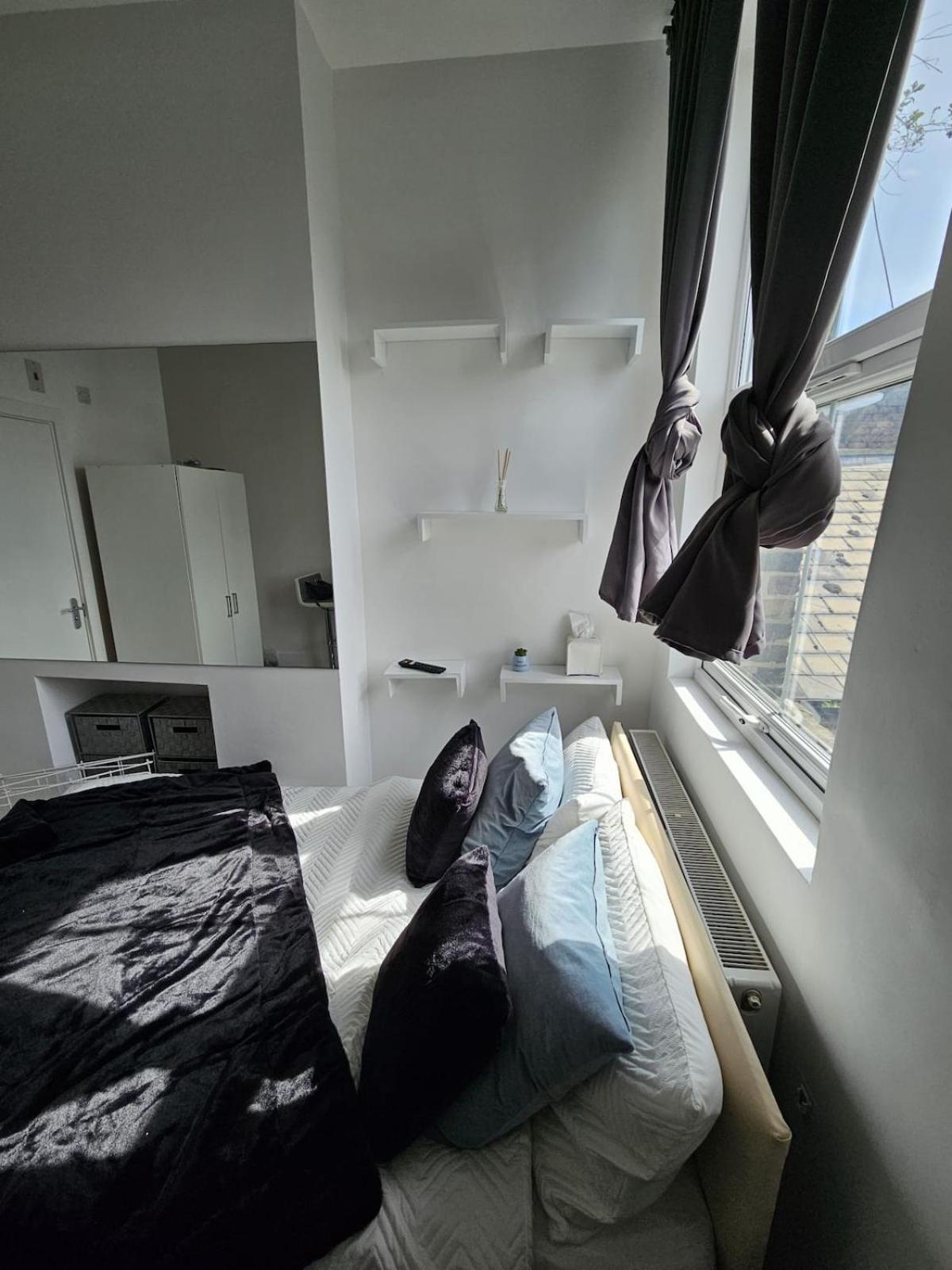 Compact And Bright Flat West 3a Londra