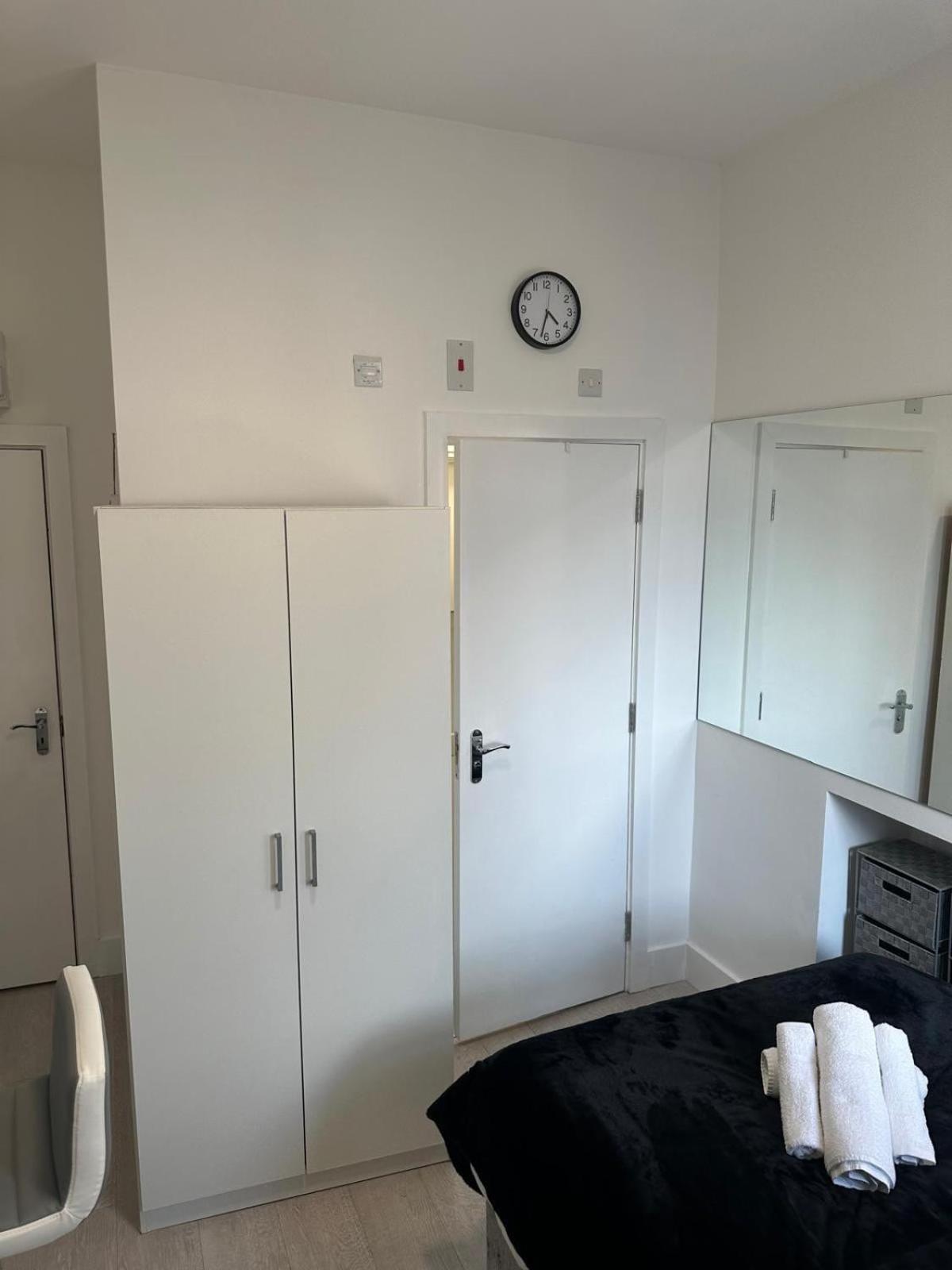 Compact And Bright Flat West 3a Londra